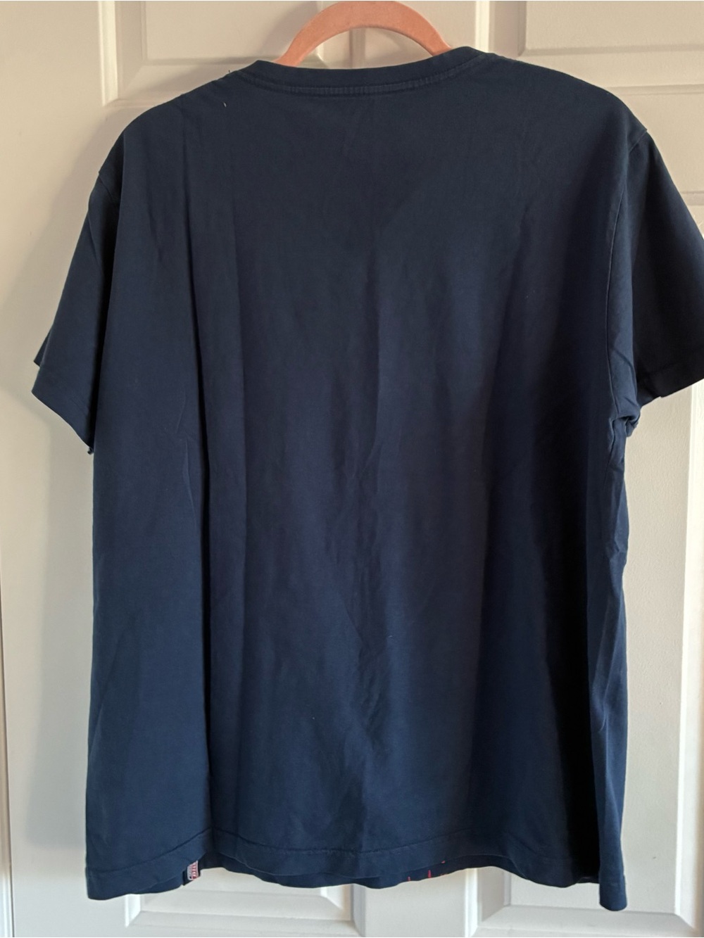 Genuine Dickies Navy Blue Graphic V-neck T-shirt with Distress Red Skull NWOT - Picture 4 of 6